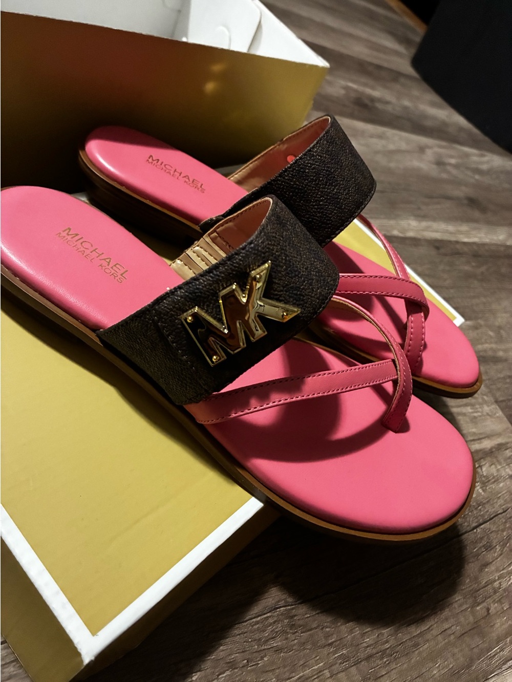 Michael Kors Pink and Black MK Logo Toe-Loop Slide Sandal - Picture 5 of 7